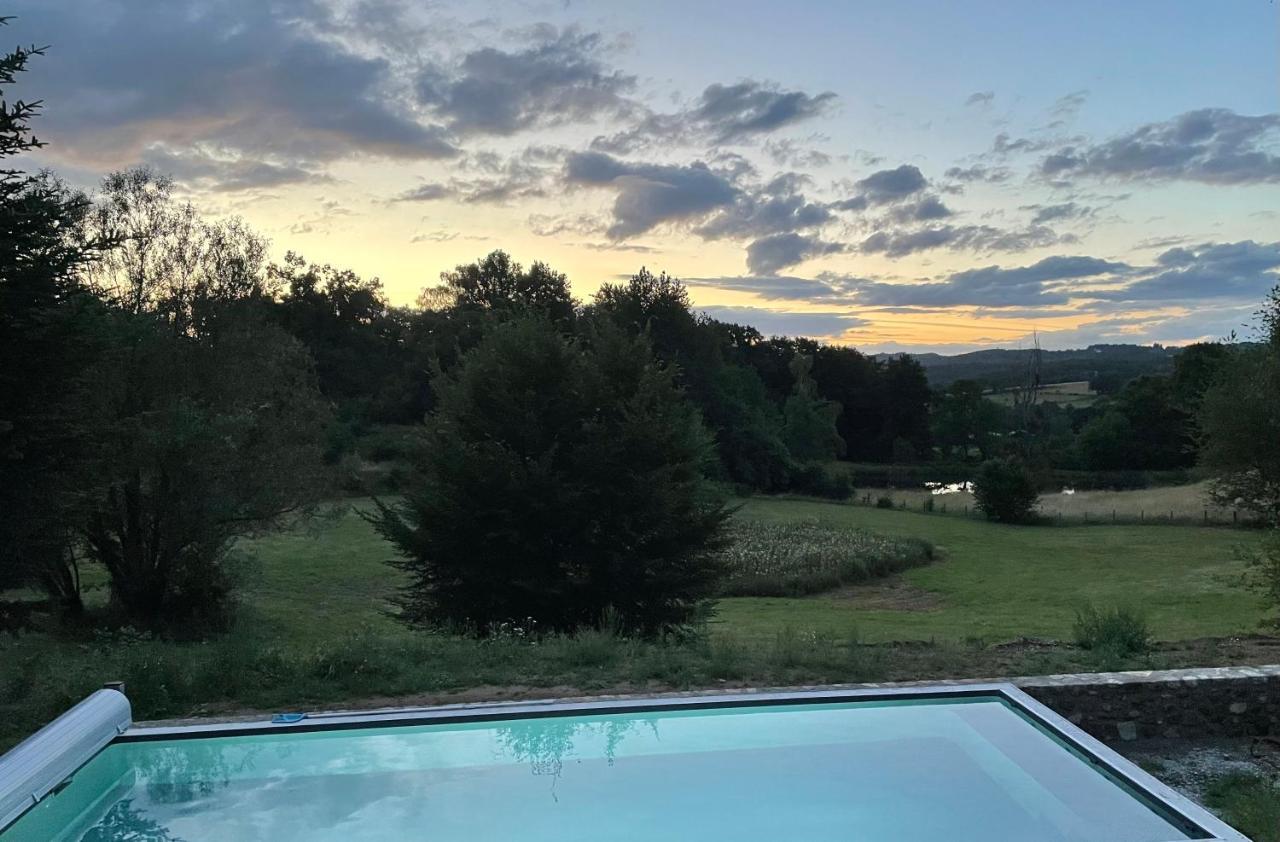 Une Pause En Correze Sarroux Ngoại thất bức ảnh