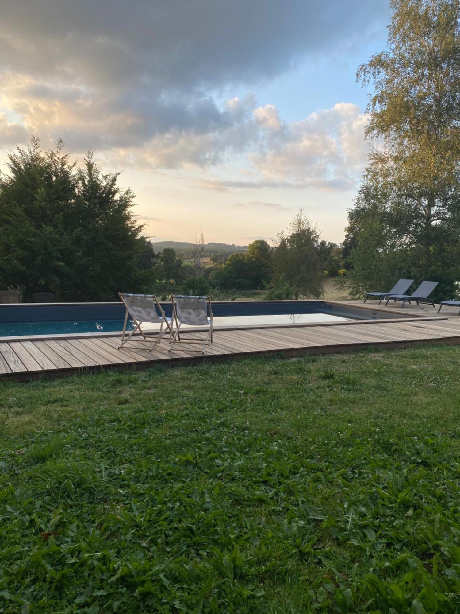 Une Pause En Correze Sarroux Ngoại thất bức ảnh